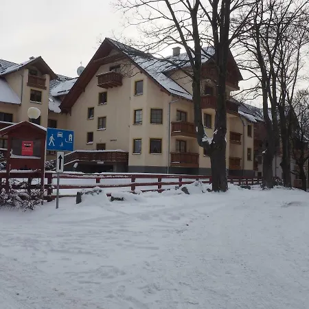 Apartment Red Flowers Szklarska Poreba