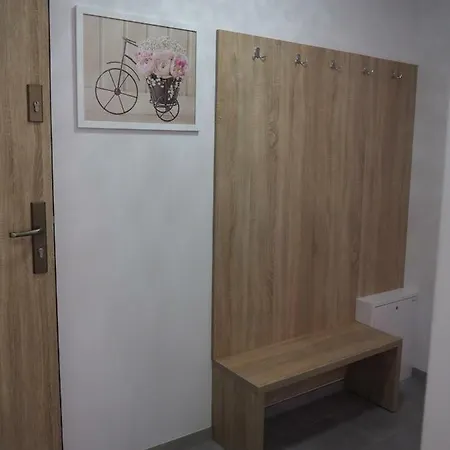 Red Flowers Apartamento