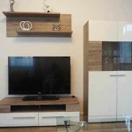 Red Flowers Apartamento