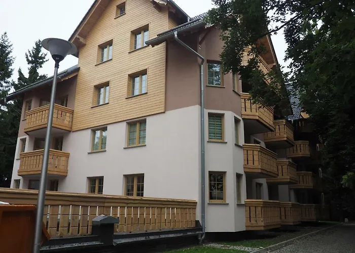 Red Flowers * Szklarska Poręba